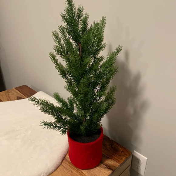 Brand new tabletop Christmas tree! - Picture 1 of 1